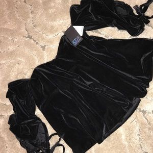 Do+Be 100% Bloomingdales Underwire velvet top NWT